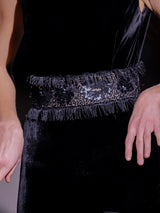 LOOK 12 Vestido NECTAR | Vestido de fiesta asimétrico en terciopelo y tul negro con cinturón bordado