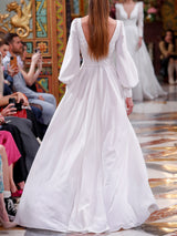 LOOK 4 Vestito da sposa USTRAL realizzato in crepe