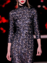 LOOK 17 Vestido NEWPORT | Vestido de fiesta recto en tul bordado con azabaches y lentejuelas, cuello alto y manga larga