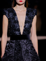 LOOK 22 Vestido NIAGARA | Vestido de fiesta midi bordado con azabaches y falda de microvolantes de organza negra