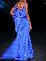 LOOK 25 Vestido MIRAVEL | Vestido de fiesta lencero en gasa azul royal con cinturón floral 3D y abertura frontal que revela culotte