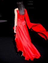 Vestido de fiesta realizado en satín color rubi y swarovski | HANNIBAL LAGUNA