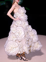 LOOK 35 Vestido NENUFAR | Vestido de fiesta largo en tul invisible con maxi flores de organza plisada