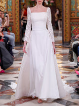 LOOK 12 Abito da sposa VACHELOR (SENZA STRASCICO) realizzato in crepe e devoré