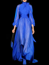 Vestido ECLIPSE de Hannibal Laguna Couture. Vestido largo de fiesta en gasa de seda color azul klein con escote halter.