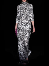COLETTE | Vestido en satin blanco y negro empedrado de Hannibal Laguna