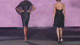 Look 22 XENOVEVA | Vestido corto de fiesta en volantes de organza color negro