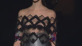 Look 25 CANDY y CASTELA | Cuerpo tul bordado negro con plumas y falda mikado