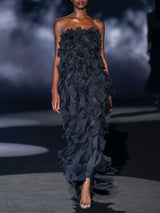 Vestido largo tipo A en organza cortada al láser con formas de rombos y escote palabra de Hannibal Laguna
