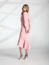 Vestido ANGORA de Hannibal Laguna Couture. Vestido corto en crepe rosa con falda asimétrica con volantes y escote barca.