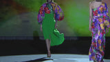 LOOK 18 FRIDA Y FOREST | Body satín estampado floral. Falda en crepe verde