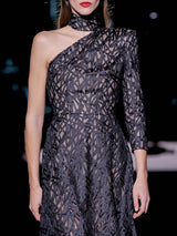 LOOK 15 Vestido NAGOYA | Vestido de fiesta asimétrico en organza de seda con motivos geométricos y falda de media capa