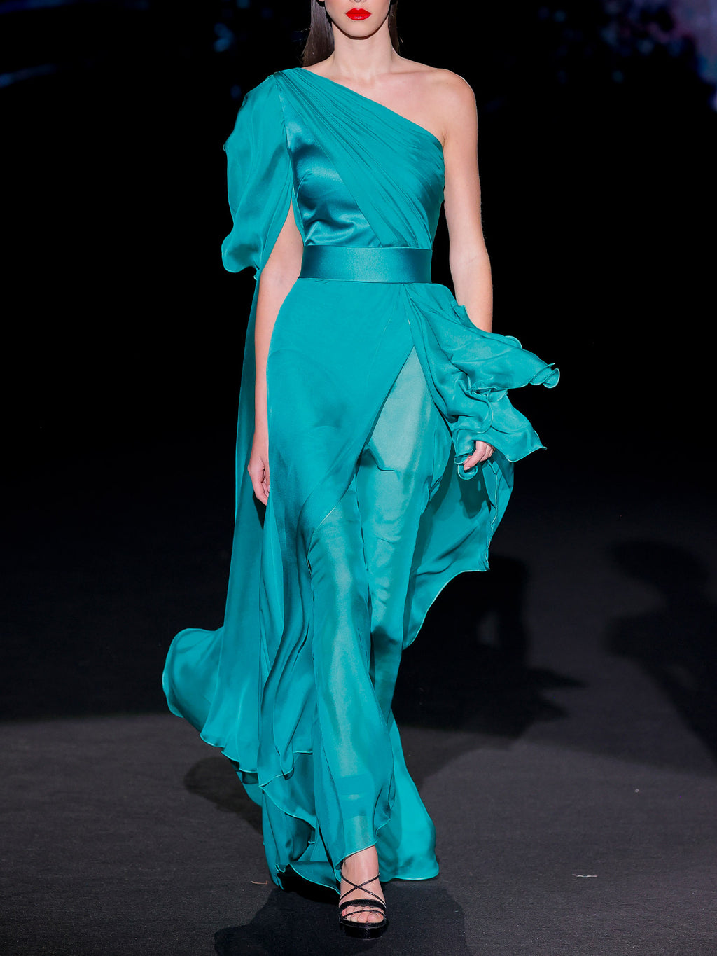 LOOK 17 Vestido JANAIS | Vestido asimétrico de fiesta realizado en gasa verde