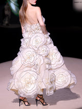 LOOK 35 Vestido NENUFAR | Vestido de fiesta largo en tul invisible con maxi flores de organza plisada