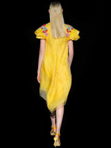 Vestido corto en garza bordada color maiz de Hannibal Laguna